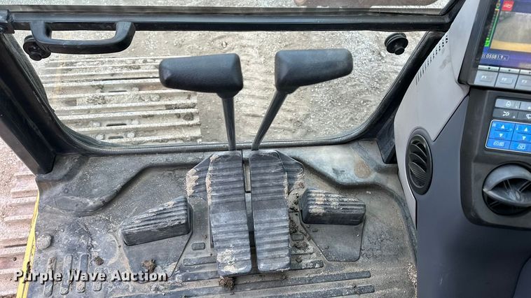 image for item DV0764 2019 Komatsu PC290LC-11 excavator