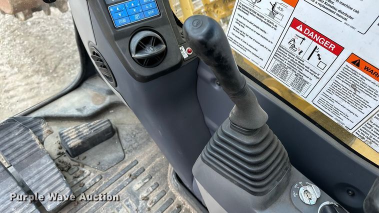 image for item DV0764 2019 Komatsu PC290LC-11 excavator