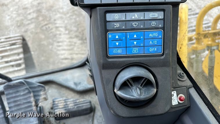 image for item DV0764 2019 Komatsu PC290LC-11 excavator