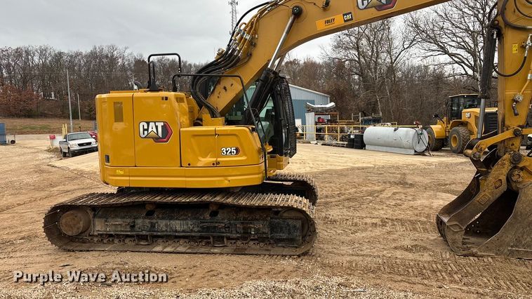 image for item DW3376 2022 Caterpillar 325 excavator