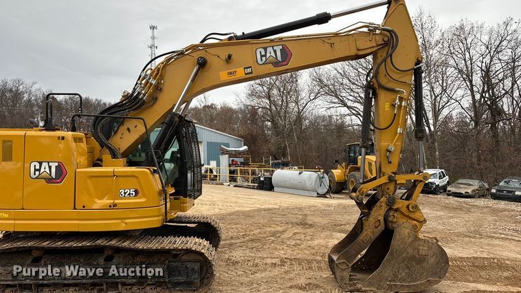 image for item DW3376 2022 Caterpillar 325 excavator