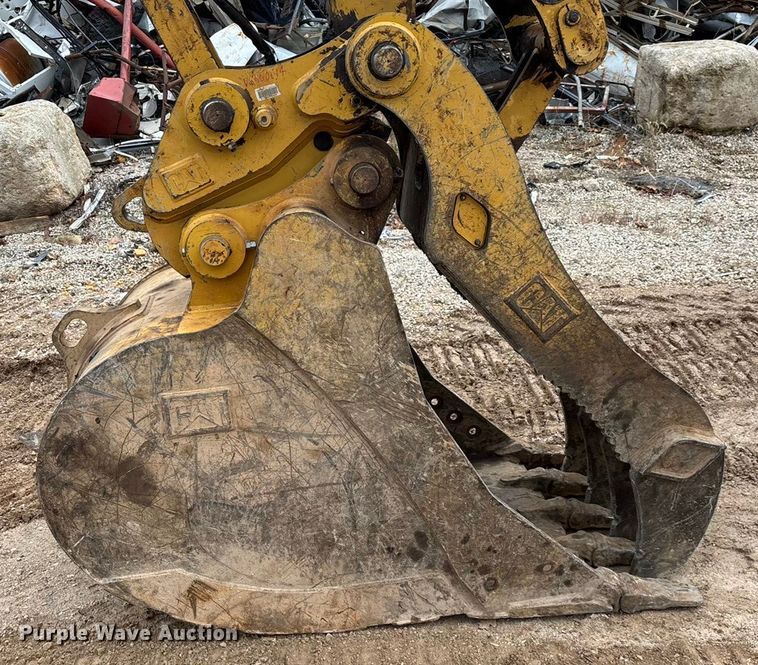 image for item DW3376 2022 Caterpillar 325 excavator