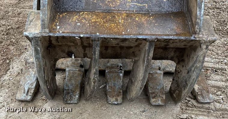 image for item DW3376 2022 Caterpillar 325 excavator