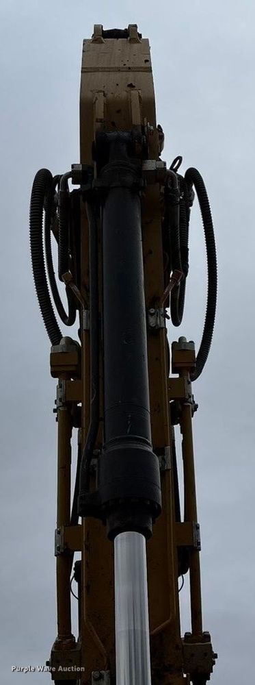 image for item DW3376 2022 Caterpillar 325 excavator