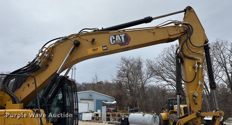 image for item DW3376 2022 Caterpillar 325 excavator