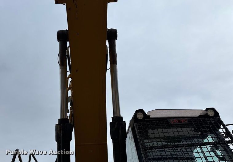 image for item DW3376 2022 Caterpillar 325 excavator