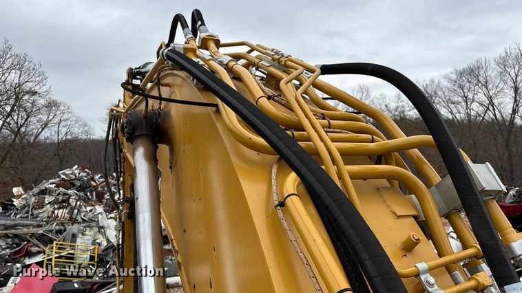 image for item DW3376 2022 Caterpillar 325 excavator