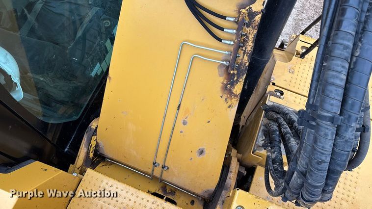 image for item DW3376 2022 Caterpillar 325 excavator