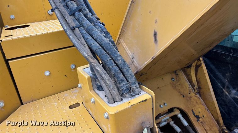 image for item DW3376 2022 Caterpillar 325 excavator