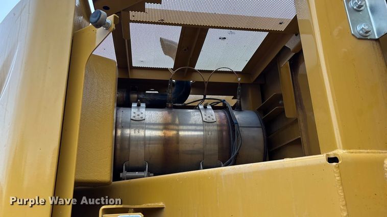 image for item DW3376 2022 Caterpillar 325 excavator