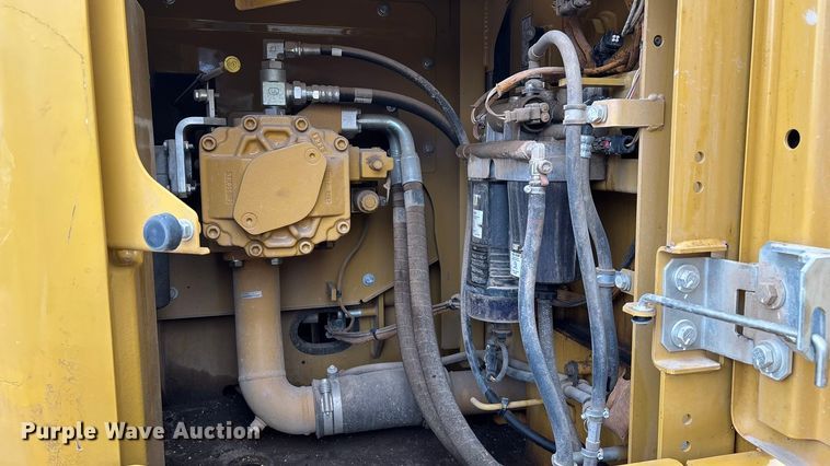 image for item DW3376 2022 Caterpillar 325 excavator