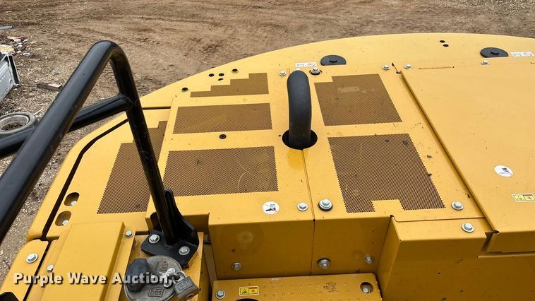 image for item DW3376 2022 Caterpillar 325 excavator