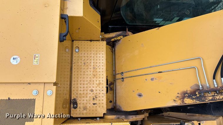 image for item DW3376 2022 Caterpillar 325 excavator