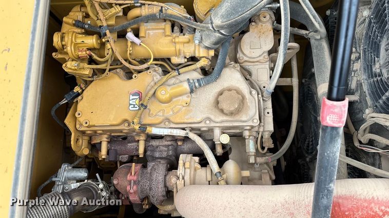 image for item DW3376 2022 Caterpillar 325 excavator