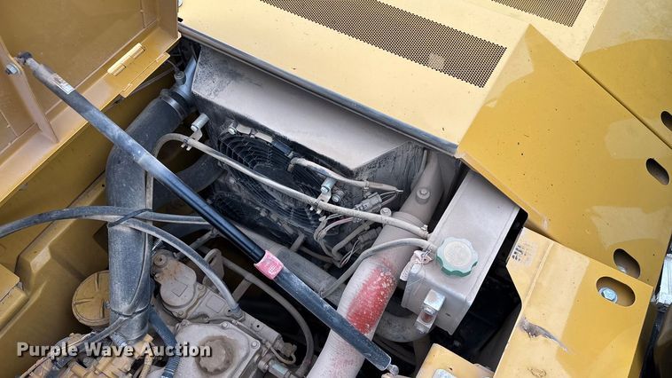 image for item DW3376 2022 Caterpillar 325 excavator