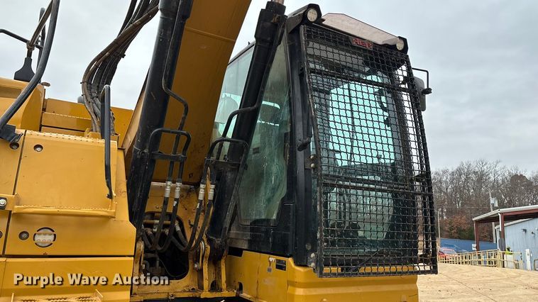 image for item DW3376 2022 Caterpillar 325 excavator