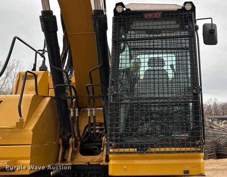 image for item DW3376 2022 Caterpillar 325 excavator