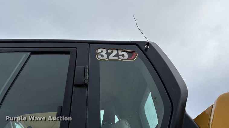 image for item DW3376 2022 Caterpillar 325 excavator