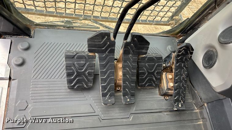 image for item DW3376 2022 Caterpillar 325 excavator