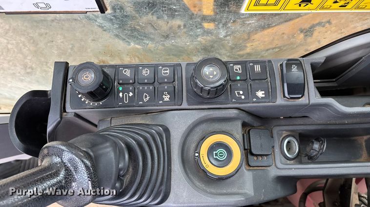 image for item DW3376 2022 Caterpillar 325 excavator