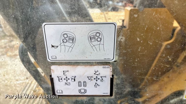 image for item DW3376 2022 Caterpillar 325 excavator