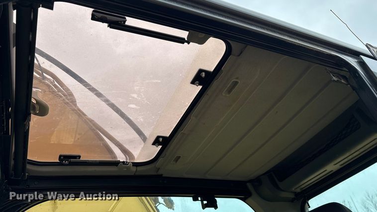 image for item DW3376 2022 Caterpillar 325 excavator