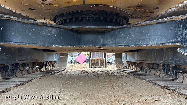 image for item DW3376 2022 Caterpillar 325 excavator