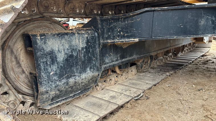 image for item DW3376 2022 Caterpillar 325 excavator