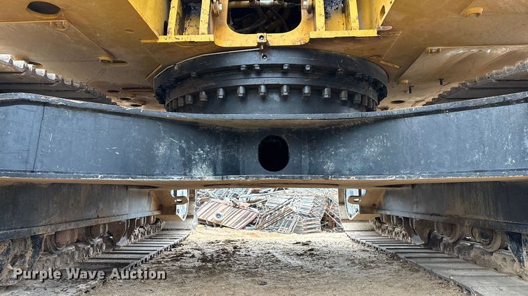 image for item DW3376 2022 Caterpillar 325 excavator