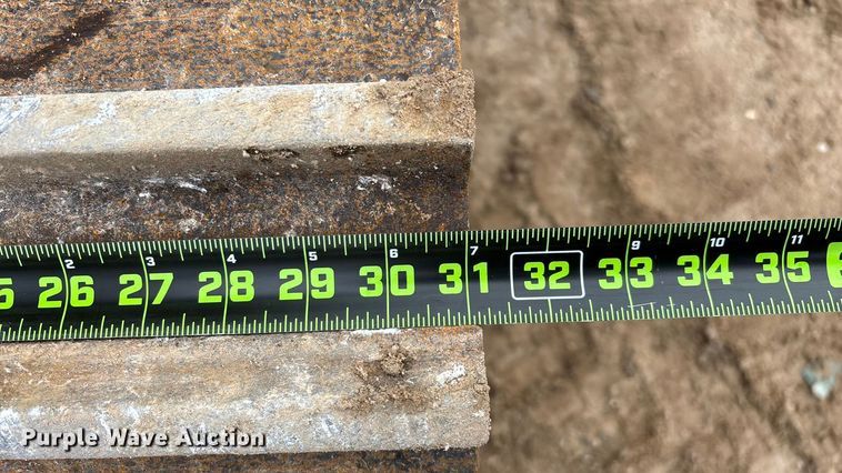 image for item DW3376 2022 Caterpillar 325 excavator