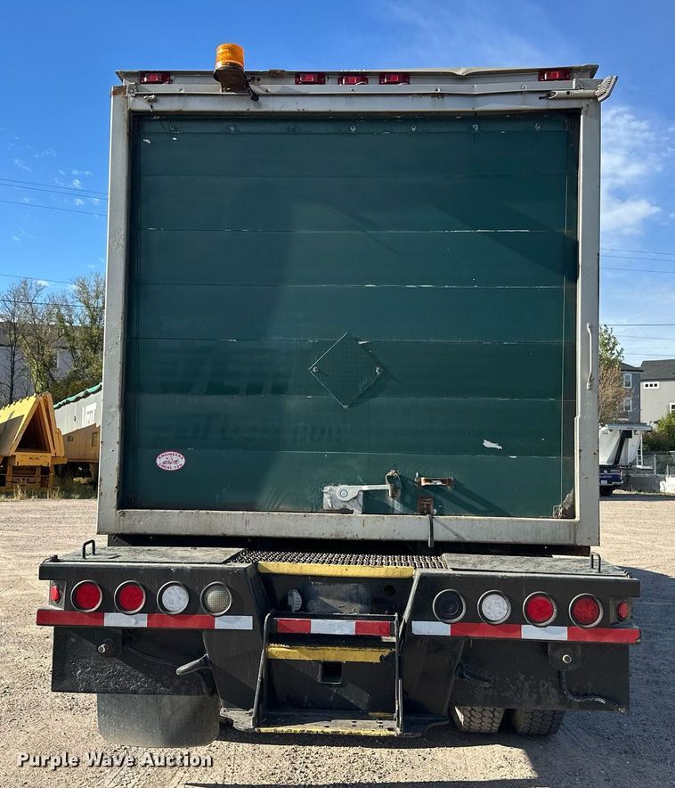 image for item DW4270 1994 Mack RD690S box truck