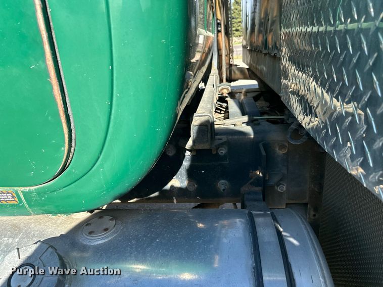 image for item DW4270 1994 Mack RD690S box truck