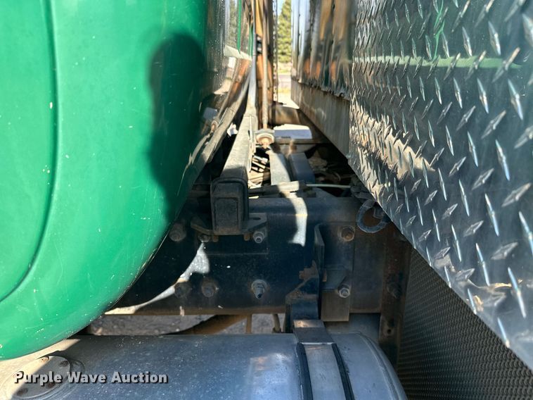 image for item DW4270 1994 Mack RD690S box truck