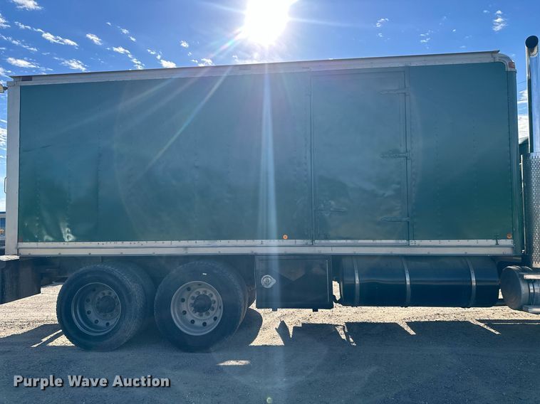 image for item DW4270 1994 Mack RD690S box truck