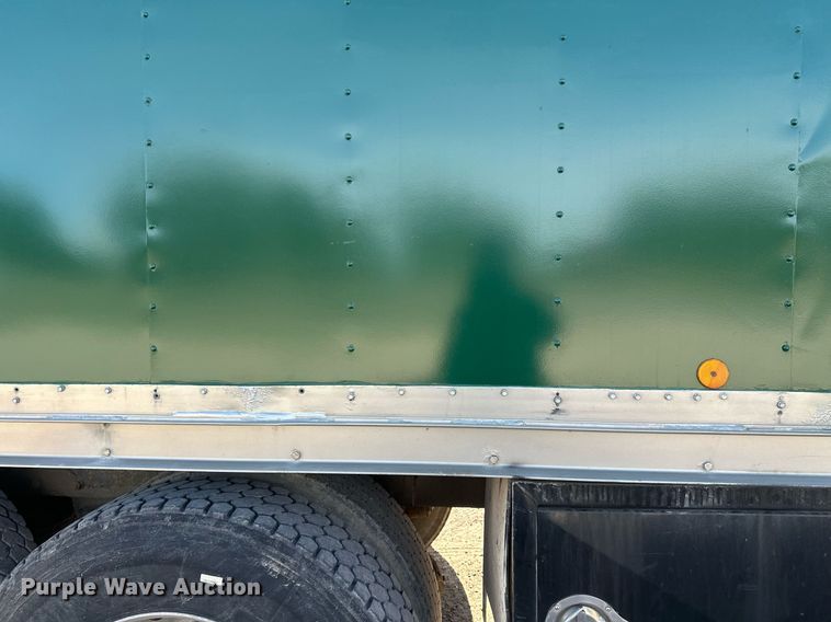 image for item DW4270 1994 Mack RD690S box truck