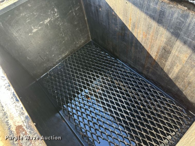 image for item DW4270 1994 Mack RD690S box truck