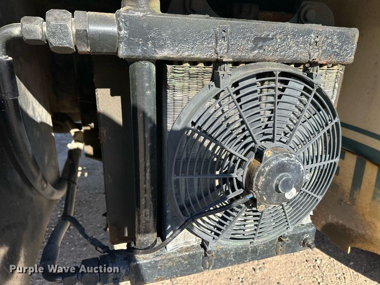 image for item DW4270 1994 Mack RD690S box truck