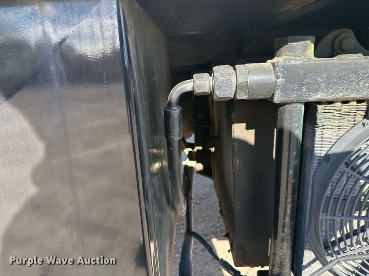 image for item DW4270 1994 Mack RD690S box truck