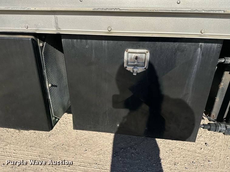 image for item DW4270 1994 Mack RD690S box truck