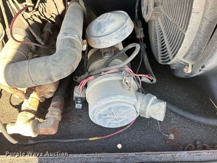 image for item DW4270 1994 Mack RD690S box truck