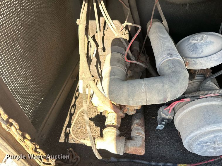 image for item DW4270 1994 Mack RD690S box truck