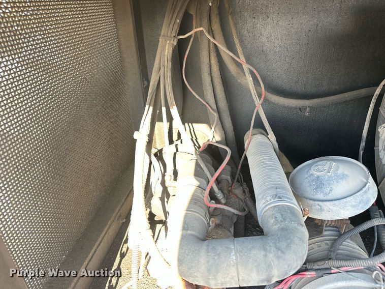 image for item DW4270 1994 Mack RD690S box truck