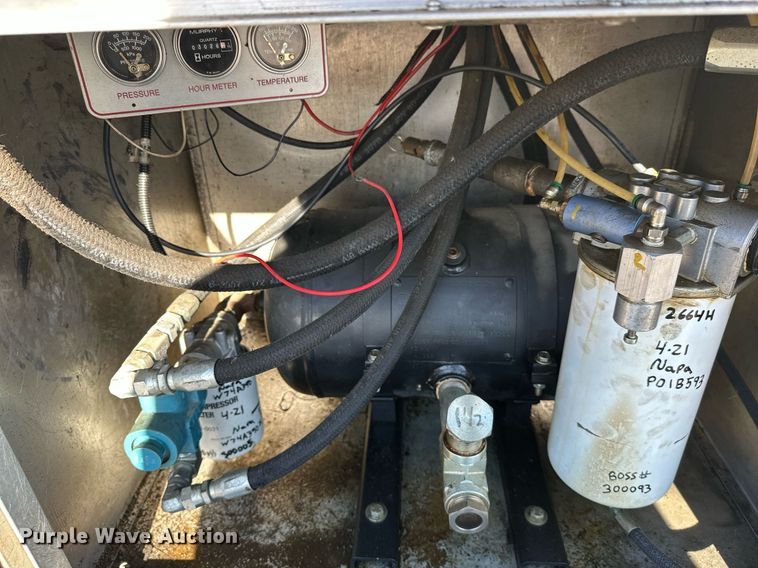 image for item DW4270 1994 Mack RD690S box truck