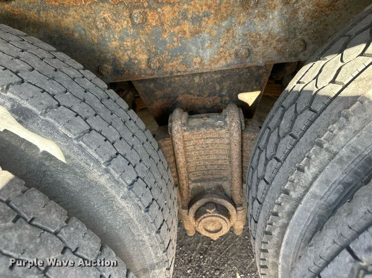 image for item DW4270 1994 Mack RD690S box truck