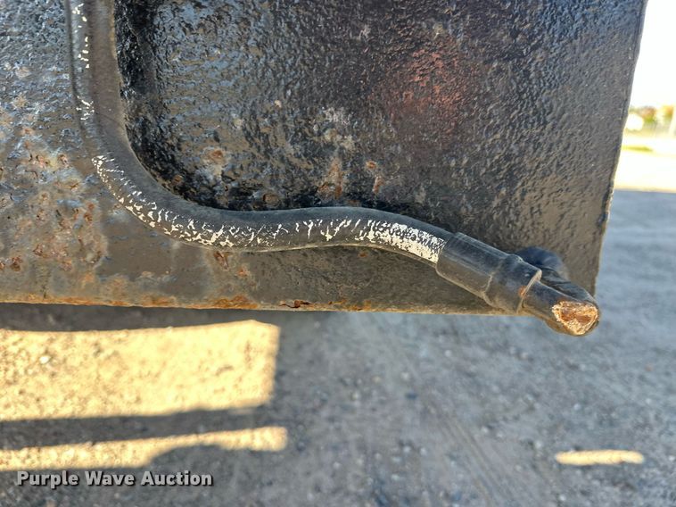 image for item DW4270 1994 Mack RD690S box truck