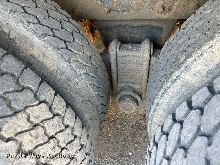 image for item DW4270 1994 Mack RD690S box truck