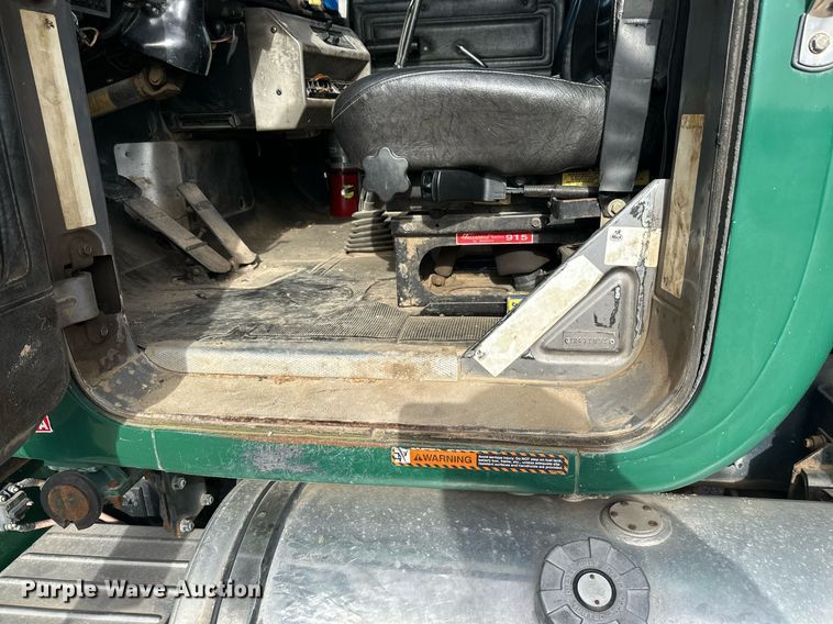 image for item DW4270 1994 Mack RD690S box truck