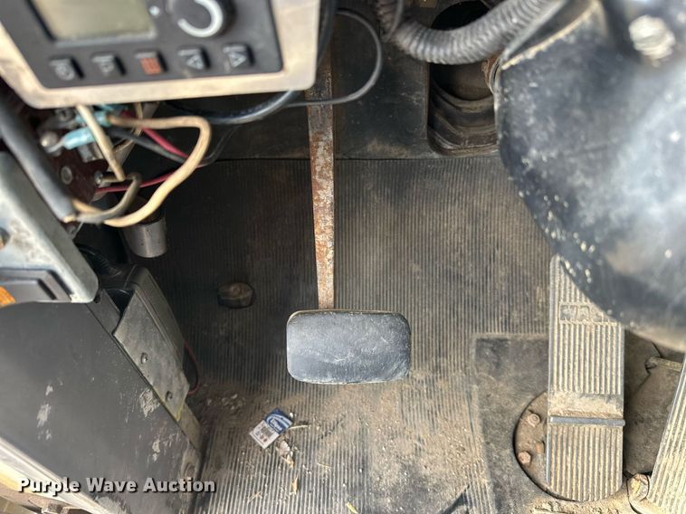 image for item DW4270 1994 Mack RD690S box truck