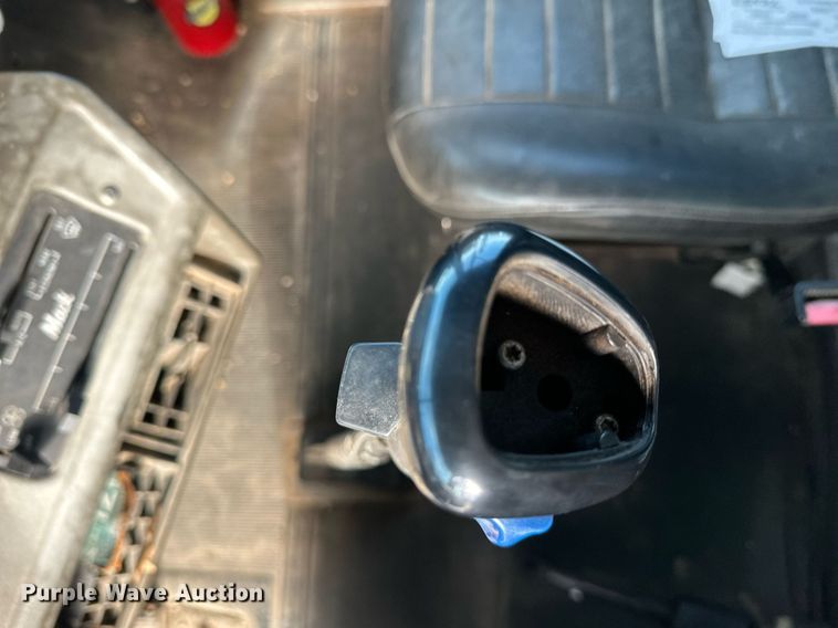 image for item DW4270 1994 Mack RD690S box truck