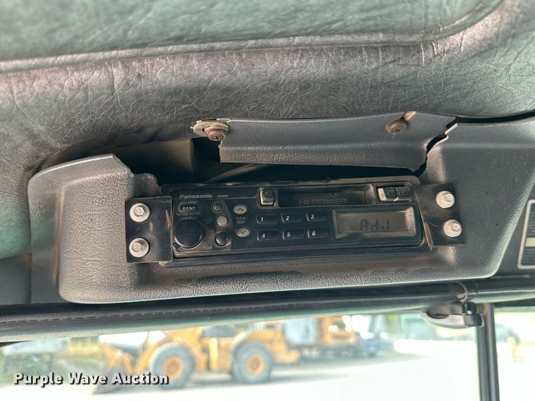 image for item DW4270 1994 Mack RD690S box truck